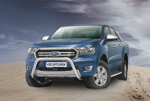 Frontschutzbügel auf Fahrzeug montiert