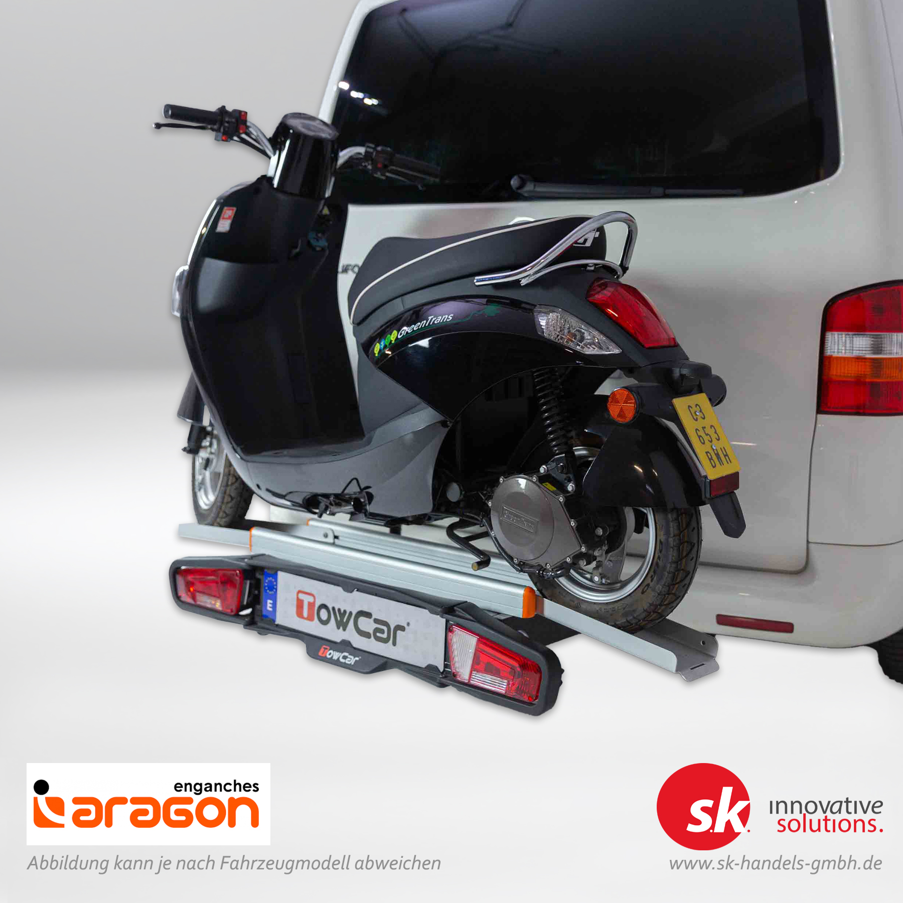 Motorradträger RACING mit Motorroller auf Anhängerkupplung montiert